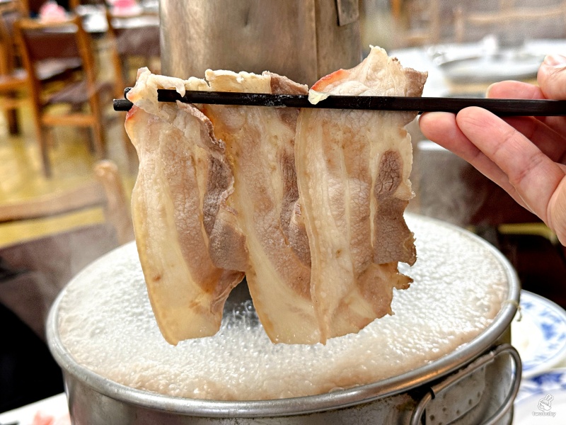 台電勵進酸菜白肉鍋 60年老字號的酸菜白肉鍋 600元吃到飽 還免收服務費! @兔貝比的菲比尋嚐 台電勵進酸菜白肉鍋 60年老字號的酸菜白肉鍋 600元吃到飽 還免收服務費! @兔貝比的菲比尋嚐