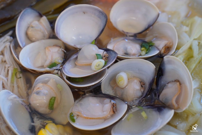 撈月麵館 手工麵疙瘩專賣 海港直送新鮮味美 還有麻奶、南洋叻沙湯頭超正點！ @兔貝比的菲比尋嚐