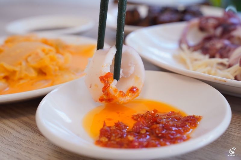 撈月麵館 手工麵疙瘩專賣 海港直送新鮮味美 還有麻奶、南洋叻沙湯頭超正點！ @兔貝比的菲比尋嚐