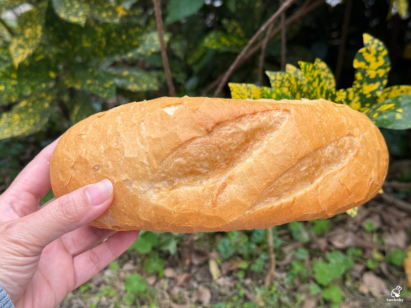 育婷越南法國麵包 三重最強人氣法國麵包自產自銷 外酥內軟一吃就被圈粉！ @兔貝比的菲比尋嚐