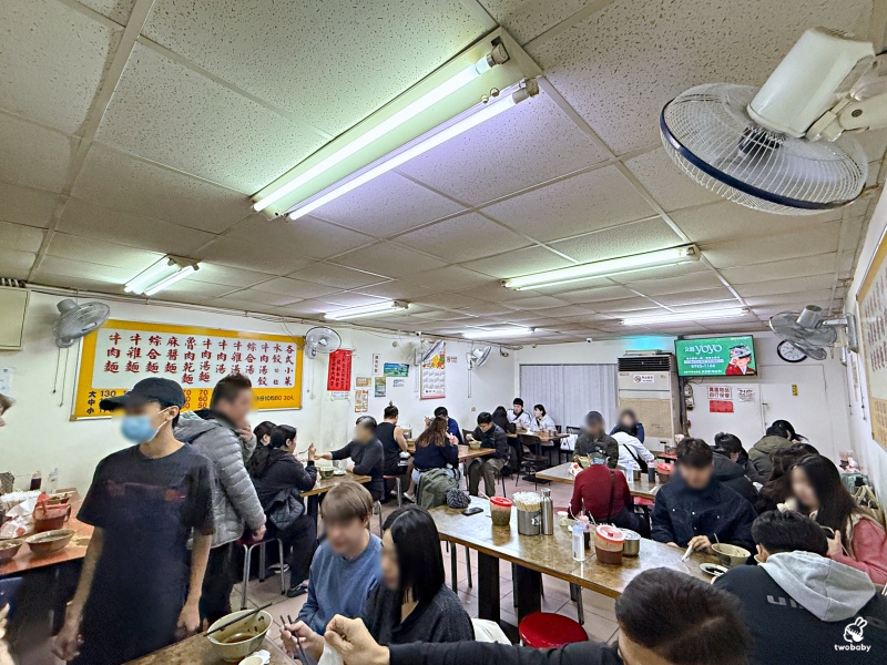 富宏牛肉麵 24小時營業 內用免費加湯加麵飲料喝到飽 @兔貝比的菲比尋嚐