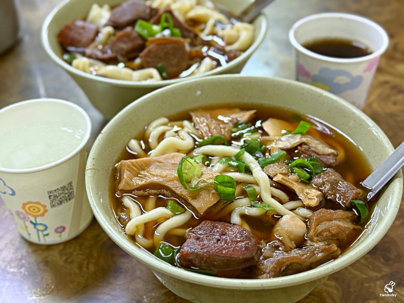 富宏牛肉麵 24小時營業 內用免費加湯加麵飲料喝到飽 @兔貝比的菲比尋嚐