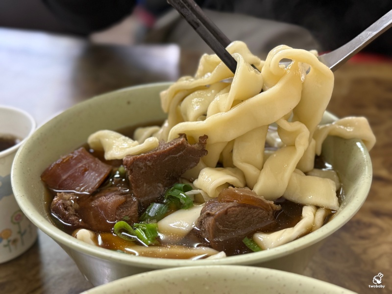 富宏牛肉麵 24小時營業 內用免費加湯加麵飲料喝到飽 @兔貝比的菲比尋嚐