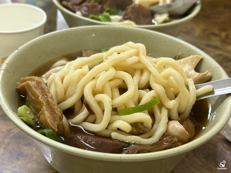 富宏牛肉麵 24小時營業 內用免費加湯加麵飲料喝到飽 @兔貝比的菲比尋嚐