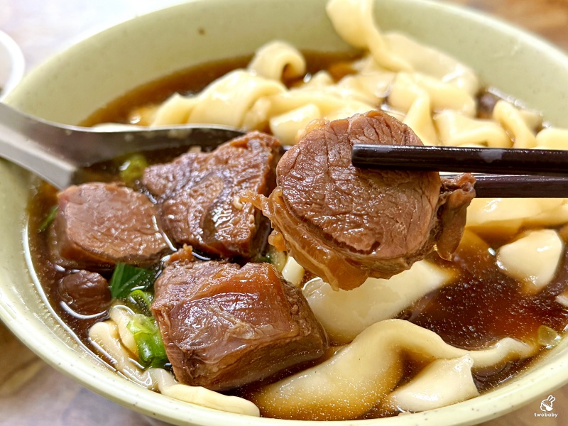 富宏牛肉麵 24小時營業 內用免費加湯加麵飲料喝到飽 @兔貝比的菲比尋嚐