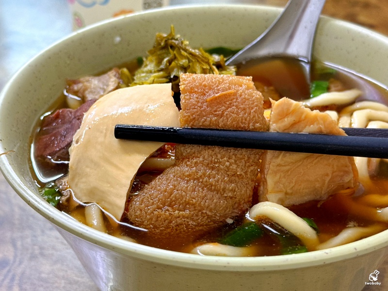 富宏牛肉麵 24小時營業 內用免費加湯加麵飲料喝到飽 @兔貝比的菲比尋嚐
