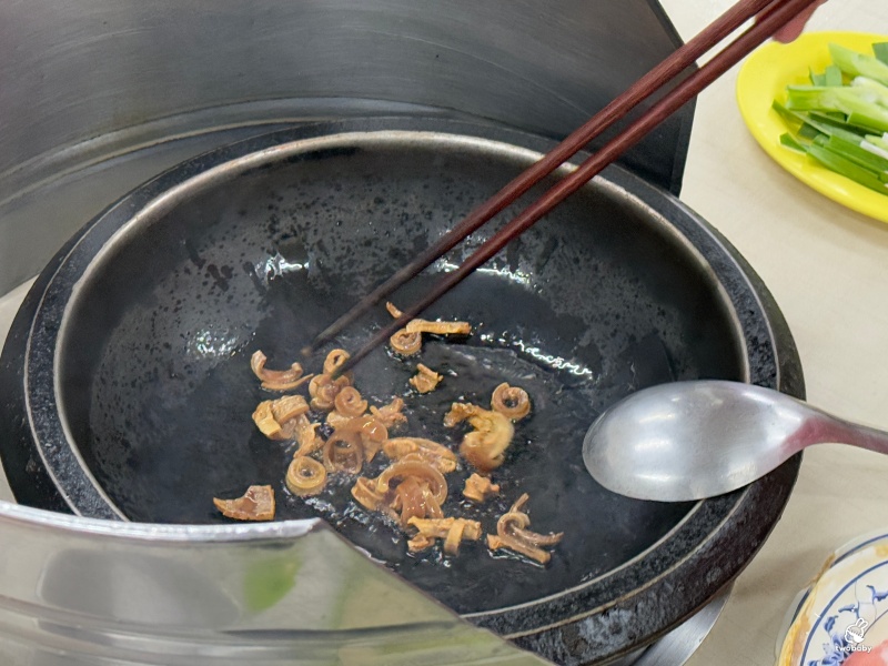 小紅莓石頭火鍋城 台北必吃石頭火鍋店 40年老字號 僅此一家別無分店！ @兔貝比的菲比尋嚐