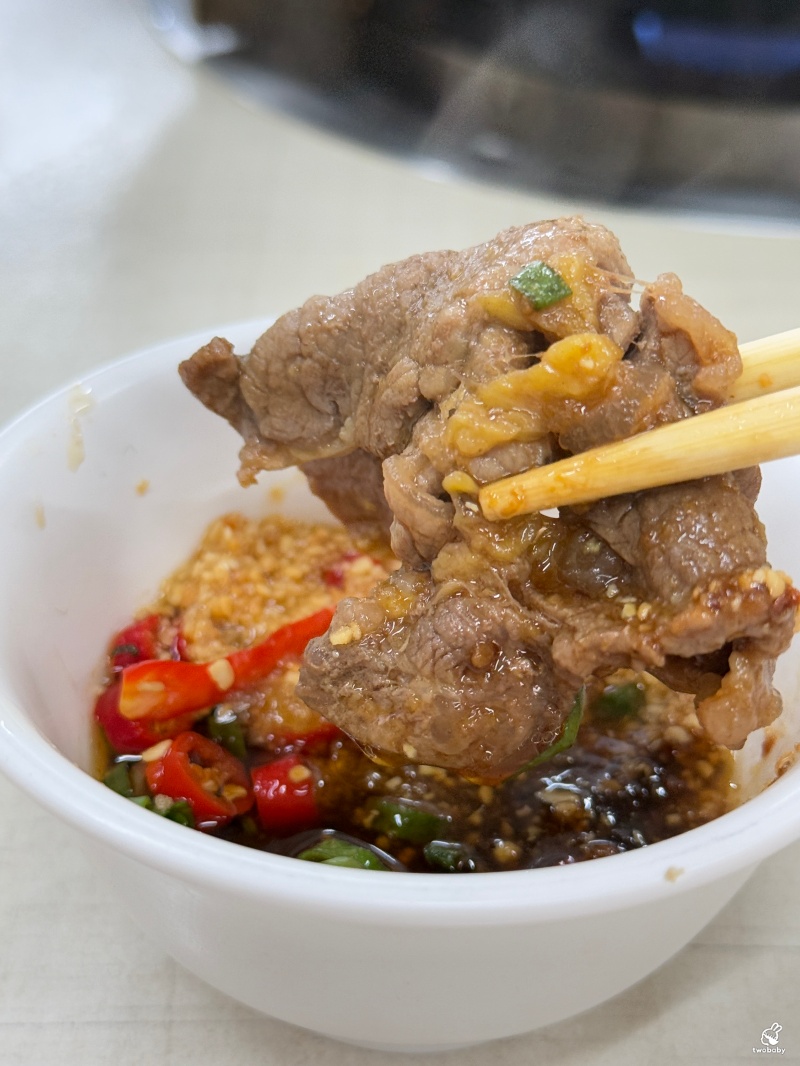 小紅莓石頭火鍋城 台北必吃石頭火鍋店 40年老字號 僅此一家別無分店！ @兔貝比的菲比尋嚐