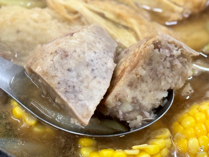 小紅莓石頭火鍋城 台北必吃石頭火鍋店 40年老字號 僅此一家別無分店！ @兔貝比的菲比尋嚐