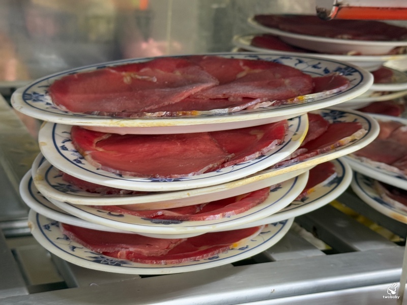 小紅莓石頭火鍋城 台北必吃石頭火鍋店 40年老字號 僅此一家別無分店！ @兔貝比的菲比尋嚐