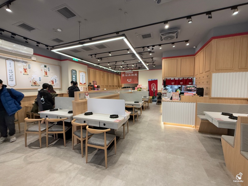 老先覺麻辣窯燒鍋PLUS新莊中原店 推出全新2.0升級版 平日午餐限定＋38元 蔬食火鍋料飲料自助吃到飽！ @兔貝比的菲比尋嚐