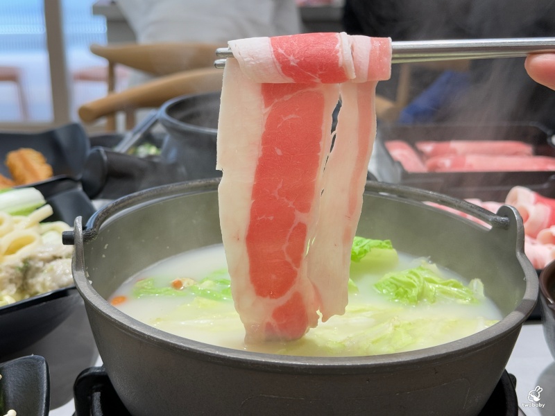老先覺麻辣窯燒鍋PLUS新莊中原店 推出全新2.0升級版 平日午餐限定＋38元 蔬食火鍋料飲料自助吃到飽！ @兔貝比的菲比尋嚐