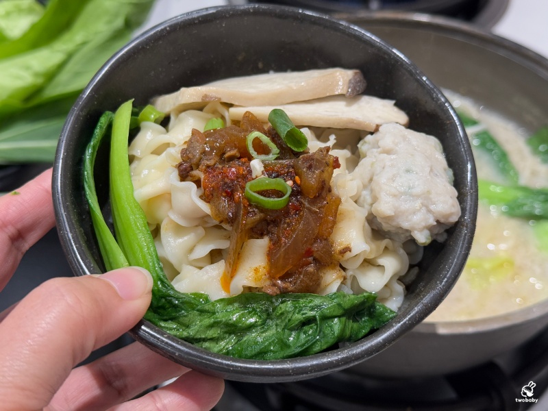 老先覺麻辣窯燒鍋PLUS新莊中原店 推出全新2.0升級版 平日午餐限定＋38元 蔬食火鍋料飲料自助吃到飽！ @兔貝比的菲比尋嚐