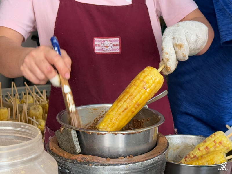 泰山美食 碳烤石頭玉米 新北評價最高、最便宜的烤玉米 遠近馳名！ @兔貝比的菲比尋嚐