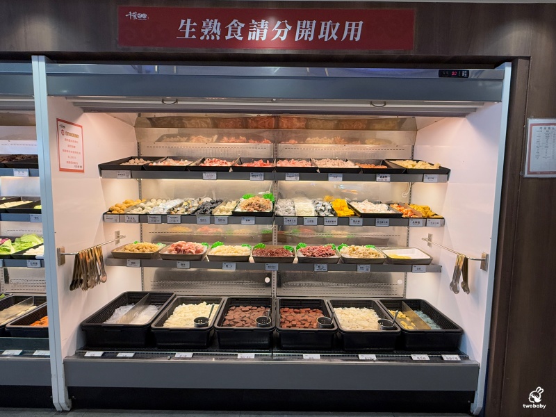 千葉火鍋埔里尊爵館 全台CP值最高的分店 竟然有螃蟹、魚頭、披薩、焗烤扇貝、狀元餅! @兔貝比的菲比尋嚐 千葉火鍋埔里尊爵館 全台CP值最高的分店 竟然有螃蟹、魚頭、披薩、焗烤扇貝、狀元餅! @兔貝比的菲比尋嚐