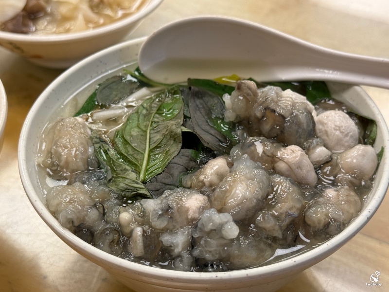 陳家莊滷肉飯 土城人氣小吃店 招牌豬腳香Q帶勁 小魚乾辣醬超下飯！ @兔貝比的菲比尋嚐