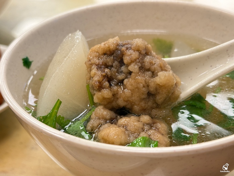 陳家莊滷肉飯 土城人氣小吃店 招牌豬腳香Q帶勁 小魚乾辣醬超下飯！ @兔貝比的菲比尋嚐