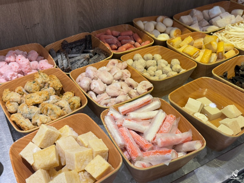 饗食帝國蘆洲中原店 平日時段339元起鴛鴦火鍋自助吃到飽 打卡還送白蝦超划算！ @兔貝比的菲比尋嚐