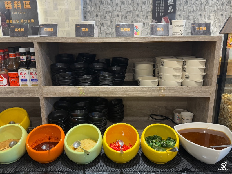饗食帝國蘆洲中原店 平日時段339元起鴛鴦火鍋自助吃到飽 打卡還送白蝦超划算！ @兔貝比的菲比尋嚐