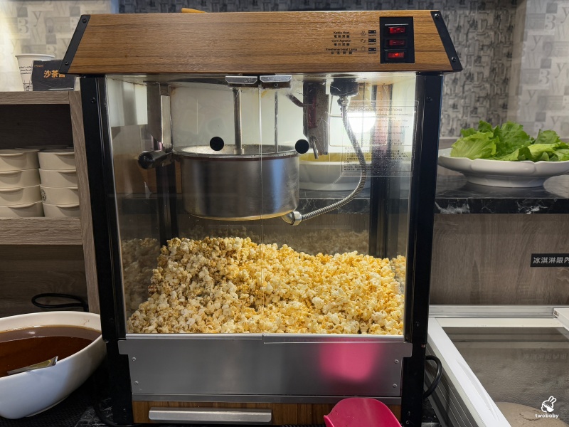 饗食帝國蘆洲中原店 平日時段339元起鴛鴦火鍋自助吃到飽 打卡還送白蝦超划算! @兔貝比的菲比尋嚐 饗食帝國蘆洲中原店 平日時段339元起鴛鴦火鍋自助吃到飽 打卡還送白蝦超划算! @兔貝比的菲比尋嚐