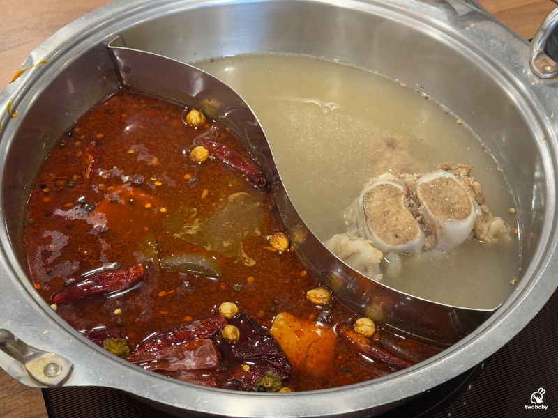 饗食帝國蘆洲中原店 平日時段339元起鴛鴦火鍋自助吃到飽 打卡還送白蝦超划算! @兔貝比的菲比尋嚐 饗食帝國蘆洲中原店 平日時段339元起鴛鴦火鍋自助吃到飽 打卡還送白蝦超划算! @兔貝比的菲比尋嚐