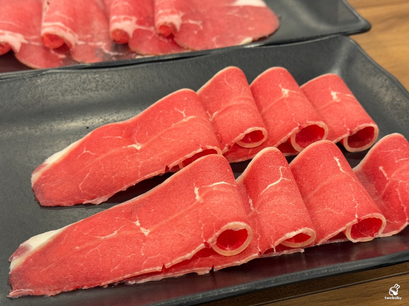 饗食帝國蘆洲中原店 平日時段339元起鴛鴦火鍋自助吃到飽 打卡還送白蝦超划算！ @兔貝比的菲比尋嚐