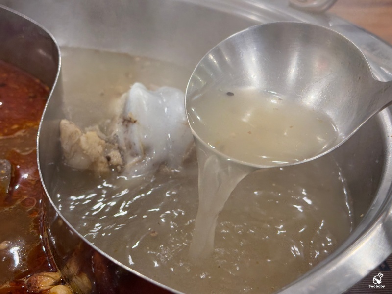 饗食帝國蘆洲中原店 平日時段339元起鴛鴦火鍋自助吃到飽 打卡還送白蝦超划算! @兔貝比的菲比尋嚐 饗食帝國蘆洲中原店 平日時段339元起鴛鴦火鍋自助吃到飽 打卡還送白蝦超划算! @兔貝比的菲比尋嚐