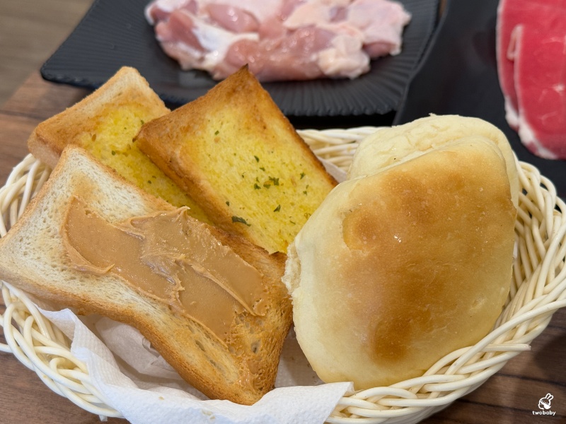 饗食帝國蘆洲中原店 平日時段339元起鴛鴦火鍋自助吃到飽 打卡還送白蝦超划算！ @兔貝比的菲比尋嚐
