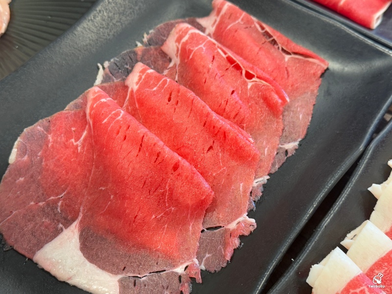 饗食帝國蘆洲中原店 平日時段339元起鴛鴦火鍋自助吃到飽 打卡還送白蝦超划算！ @兔貝比的菲比尋嚐