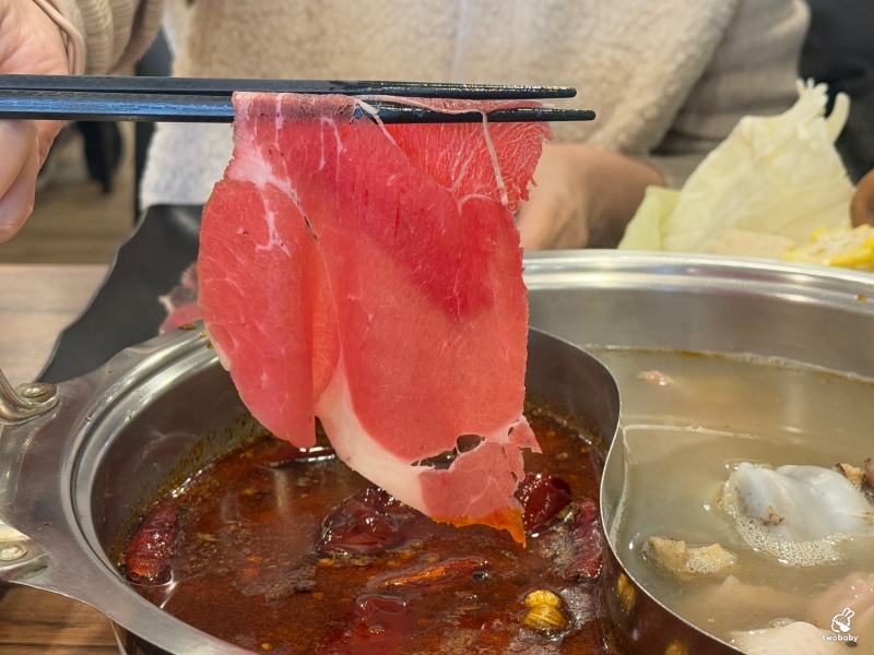 饗食帝國蘆洲中原店 平日時段339元起鴛鴦火鍋自助吃到飽 打卡還送白蝦超划算! @兔貝比的菲比尋嚐 饗食帝國蘆洲中原店 平日時段339元起鴛鴦火鍋自助吃到飽 打卡還送白蝦超划算! @兔貝比的菲比尋嚐