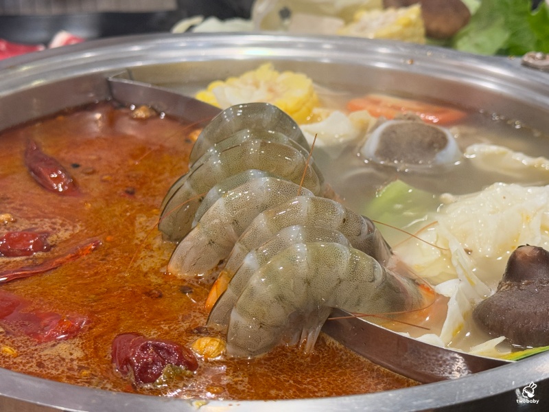 饗食帝國蘆洲中原店 平日時段339元起鴛鴦火鍋自助吃到飽 打卡還送白蝦超划算! @兔貝比的菲比尋嚐 饗食帝國蘆洲中原店 平日時段339元起鴛鴦火鍋自助吃到飽 打卡還送白蝦超划算! @兔貝比的菲比尋嚐