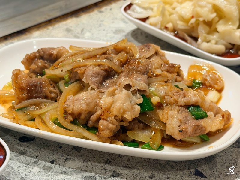就饗鐵板燒 台北忠孝東店 東區平價鐵板燒 商業午業只要198元 白飯、玉米濃湯、飲料無限續！ @兔貝比的菲比尋嚐