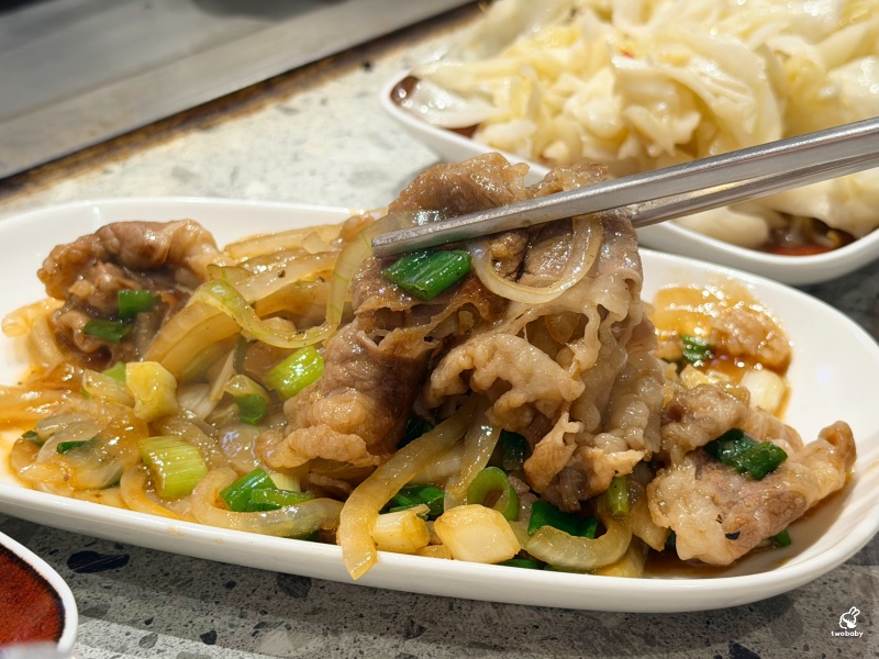 就饗鐵板燒 台北忠孝東店 東區平價鐵板燒 商業午業只要198元 白飯、玉米濃湯、飲料無限續！ @兔貝比的菲比尋嚐
