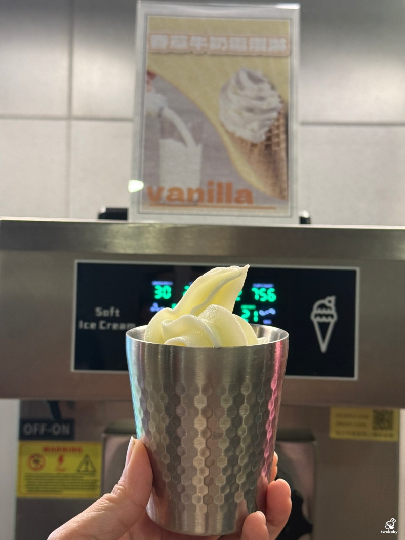 孫東寶台式牛排教父plus館板橋國慶店 新北第一家牛排教父Plus店 周邊吃到飽只要260元還免服務費 加20元就有排餐唷！ @兔貝比的菲比尋嚐