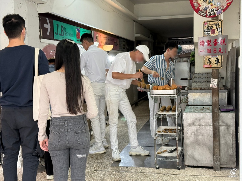 梅花雞蛋糕 新竹火車站無名雞蛋糕 隱身在騎樓下的人氣雞蛋糕！ @兔貝比的菲比尋嚐