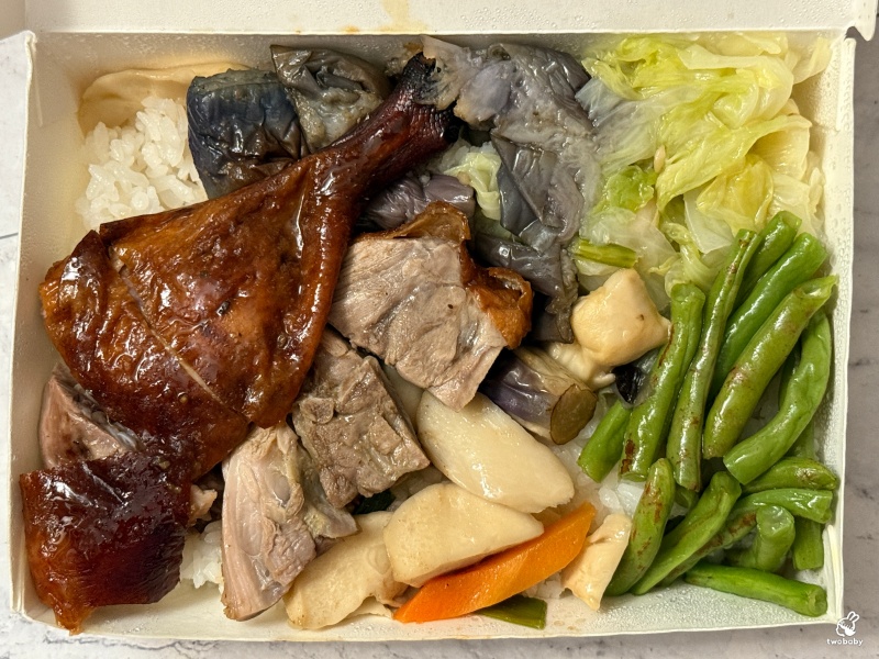 香港陳記燒臘便當 在地激推便當店 排隊人潮直接把店家包圍! @兔貝比的菲比尋嚐 香港陳記燒臘便當 在地激推便當店 排隊人潮直接把店家包圍! @兔貝比的菲比尋嚐