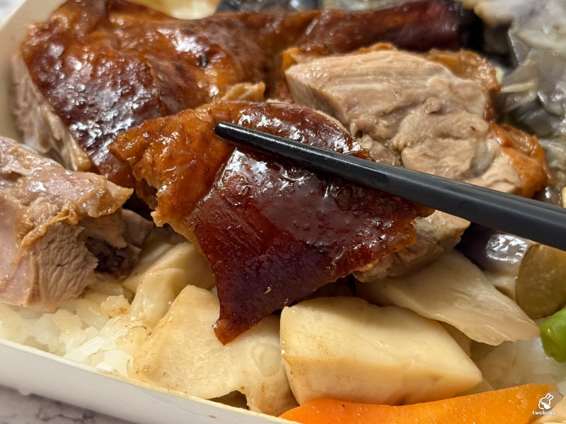 香港陳記燒臘便當 在地激推便當店 排隊人潮直接把店家包圍! @兔貝比的菲比尋嚐 香港陳記燒臘便當 在地激推便當店 排隊人潮直接把店家包圍! @兔貝比的菲比尋嚐