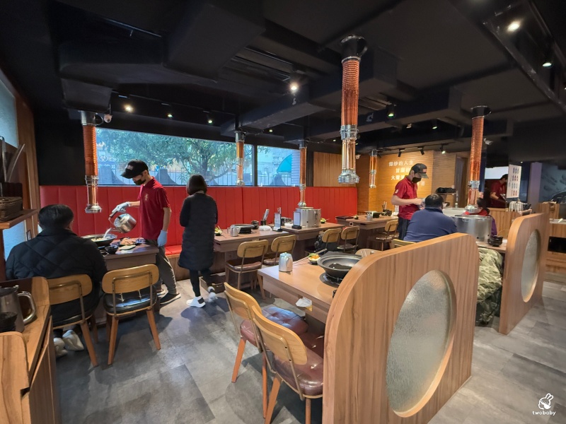 雅香石頭火鍋 板橋店 飄香40餘年老字號石頭火鍋 桌邊爆炒噴香迷人呀! @兔貝比的菲比尋嚐 雅香石頭火鍋 板橋店 飄香40餘年老字號石頭火鍋 桌邊爆炒噴香迷人呀! @兔貝比的菲比尋嚐