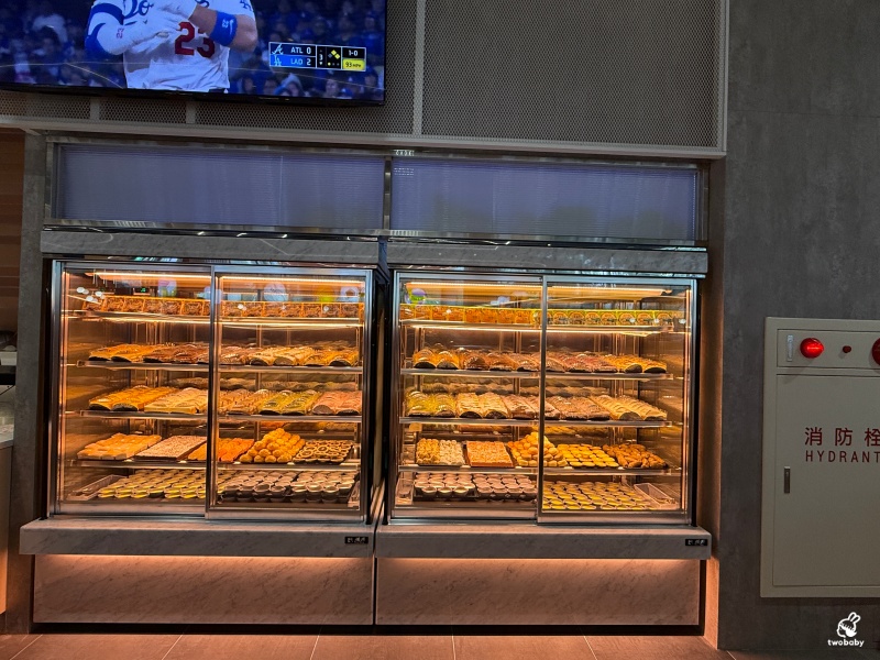 全台最大我家牛排插旗板橋！我家牛排板橋遠科店 上百種自助吧菜色曝光！ @兔貝比的菲比尋嚐