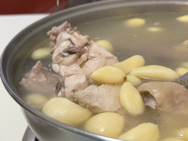 佳佳小吃店 藏在巷弄的40年老味道，炸排骨、白斬雞讓你吃到懷念！ @兔貝比的菲比尋嚐