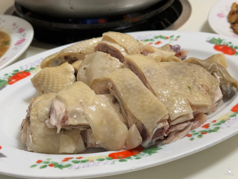 佳佳小吃店 藏在巷弄的40年老味道，炸排骨、白斬雞讓你吃到懷念！ @兔貝比的菲比尋嚐