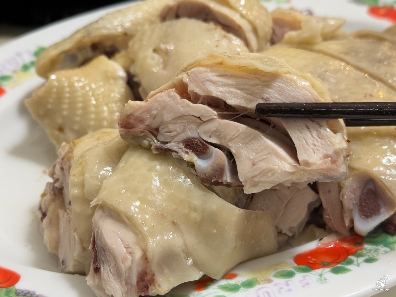 佳佳小吃店 藏在巷弄的40年老味道，炸排骨、白斬雞讓你吃到懷念！ @兔貝比的菲比尋嚐