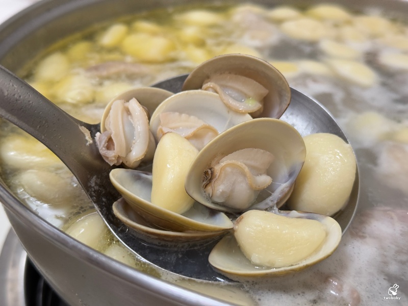 佳佳小吃店 藏在巷弄的40年老味道，炸排骨、白斬雞讓你吃到懷念！ @兔貝比的菲比尋嚐