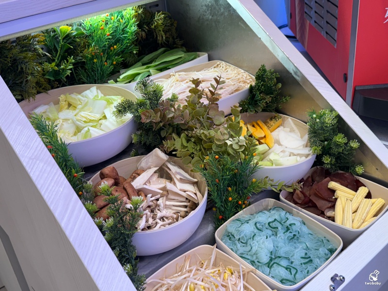 玉兔壽喜燒專門店｜台北第一家板前個人壽喜燒 友善I人自在吃鍋 還有時蔬自助吧 吃巧又吃飽！ @兔貝比的菲比尋嚐