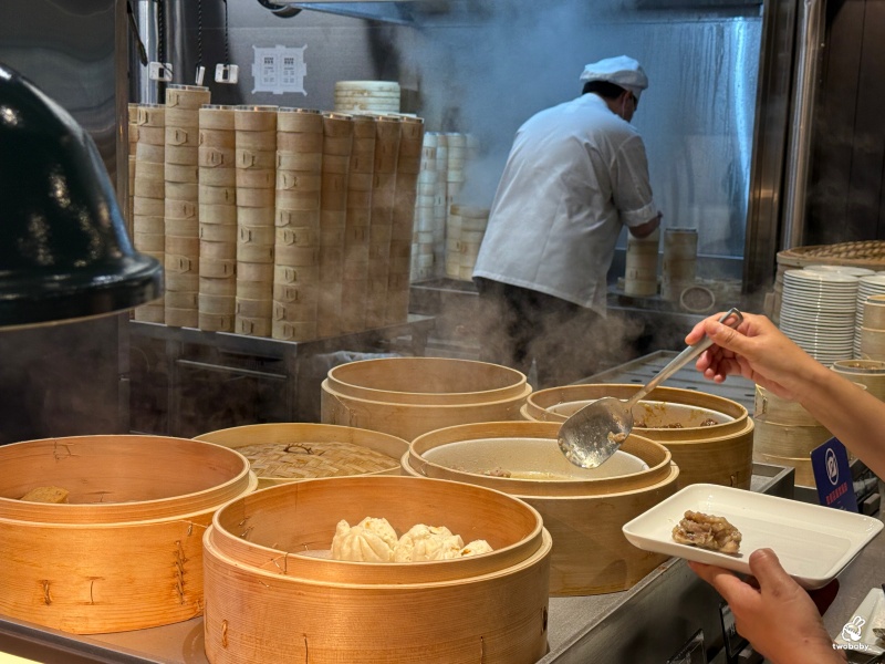 村民食堂廚窗港點新莊i-Tower店 新北港式料理吃到飽開幕囉!各式港點燒臘燒賣、哈根達斯任你吃爽爽! @兔貝比的菲比尋嚐 村民食堂廚窗港點新莊i-Tower店 新北港式料理吃到飽開幕囉!各式港點燒臘燒賣、哈根達斯任你吃爽爽! @兔貝比的菲比尋嚐