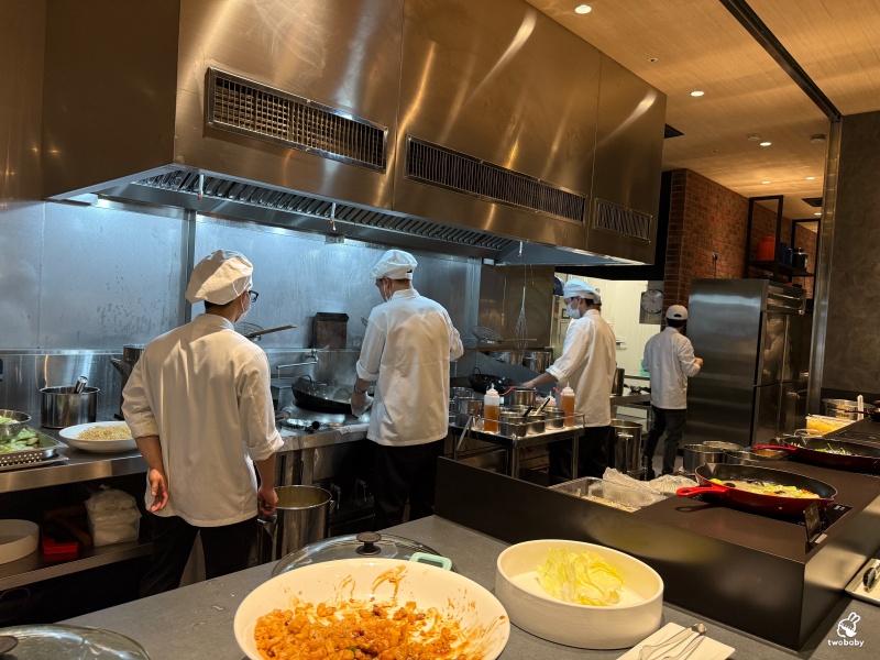 村民食堂廚窗港點新莊i-Tower店 新北港式料理吃到飽開幕囉！各式港點燒臘燒賣、哈根達斯任你吃爽爽！ @兔貝比的菲比尋嚐