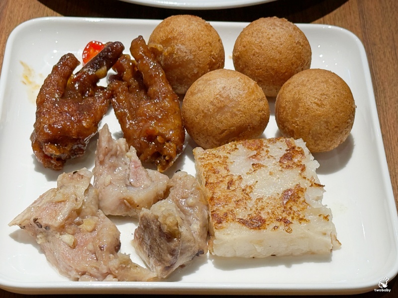 村民食堂廚窗港點新莊i-Tower店 新北港式料理吃到飽開幕囉！各式港點燒臘燒賣、哈根達斯任你吃爽爽！ @兔貝比的菲比尋嚐