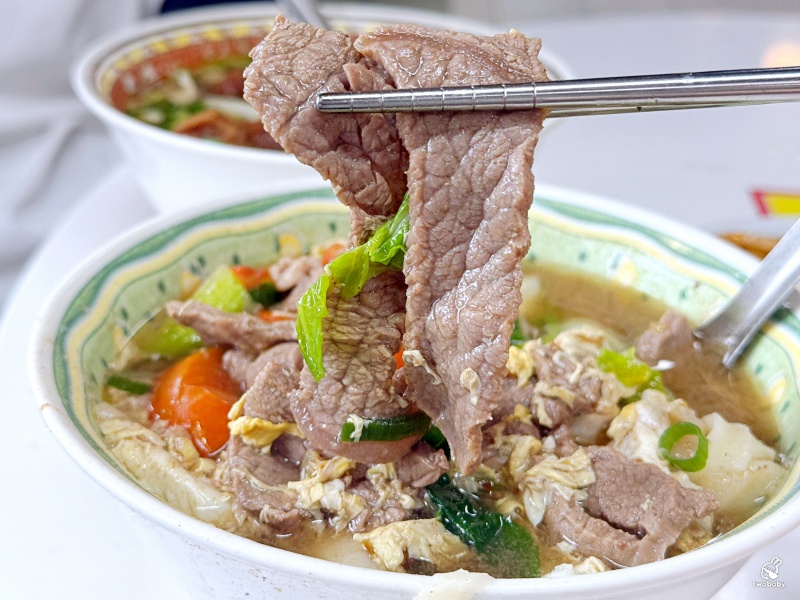【中正紀念堂｜南門市場】合歡刀削麵館 市場美食街裡的人氣王 麵條超Q彈料多實在 想吃要早早來卡位！ @兔貝比的菲比尋嚐