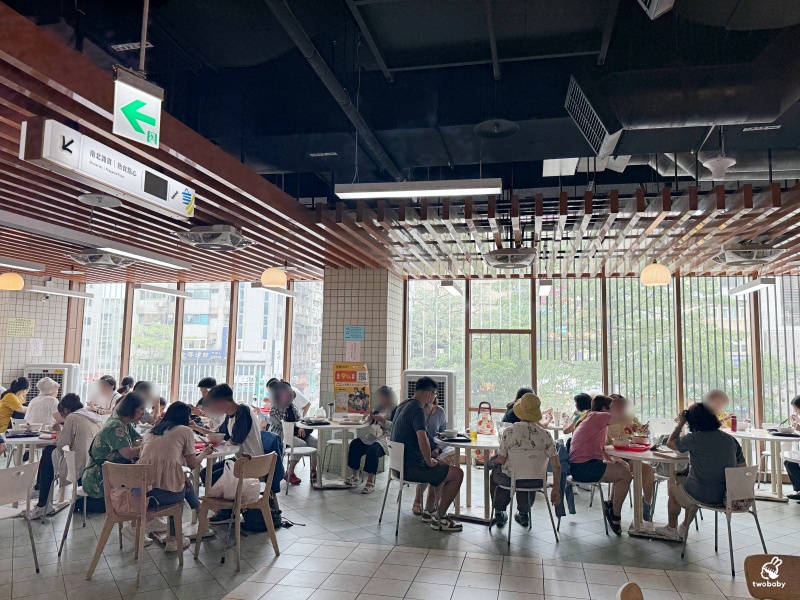 【中正紀念堂|南門市場】合歡刀削麵館 市場美食街裡的人氣王 麵條超Q彈料多實在 想吃要早早來卡位! @兔貝比的菲比尋嚐 【中正紀念堂|南門市場】合歡刀削麵館 市場美食街裡的人氣王 麵條超Q彈料多實在 想吃要早早來卡位! @兔貝比的菲比尋嚐