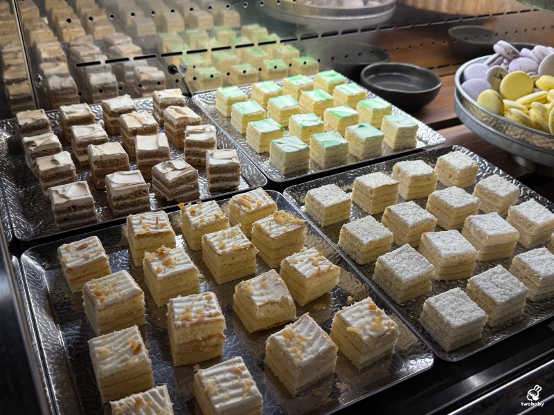 板橋泰式吃到飽推薦｜Pikul初泰新板傑仕堡門市 下午茶只要699元 爽吃超過50道經典泰式料理 還有現做舒芙蕾太幸福啦！ @兔貝比的菲比尋嚐